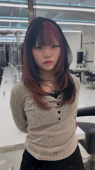 ロング カラー ヘアアレンジ 艶カラー/ハイトーン /レイヤーカットのヘアスタイル