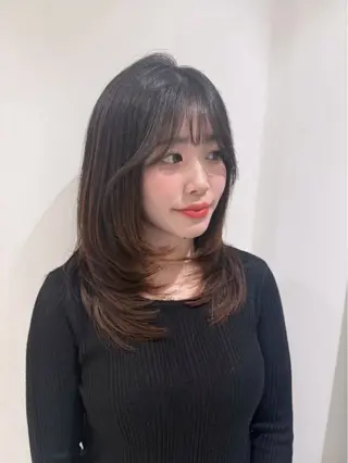 セミロング 佐々木 悠安のヘアスタイル