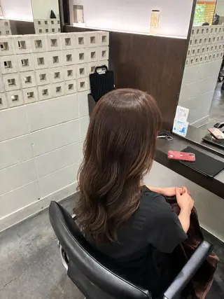 カラー 伊藤 彩乃のヘアスタイル
