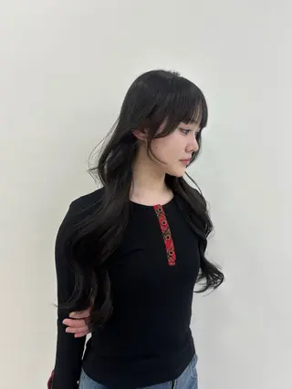 ロング カラー 抜け感レイヤー︴ ニュアンスカラーのヘアスタイル
