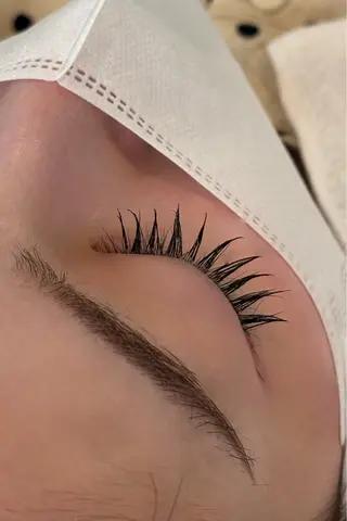 マツエク・マツパ 🫧かいり🌷韓国 まつ毛🪽天王寺のヘアスタイル