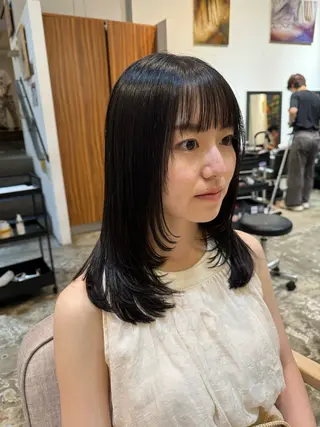ミディアム ブリーチカラー/ブロ ンドレイヤーカットのヘアスタイル
