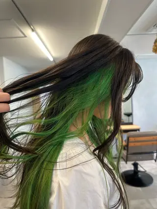 カラー 谷山 葵のヘアスタイル
