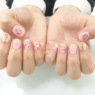 ネイル 板垣 綾乃のネイルデザイン