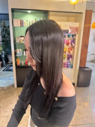ロング カラー BEHIND THE CURTAIN りこのヘアスタイル