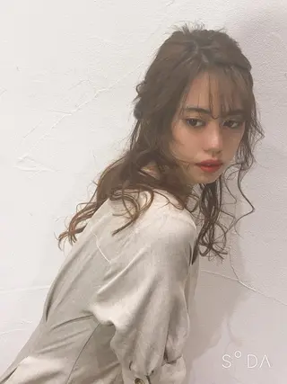 ロング カラー ヘアアレンジ ミドウチ アヤカのヘアスタイル