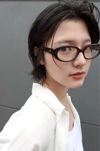 ショート レイヤーカット\ウル フ　chinatsuのヘアスタイル