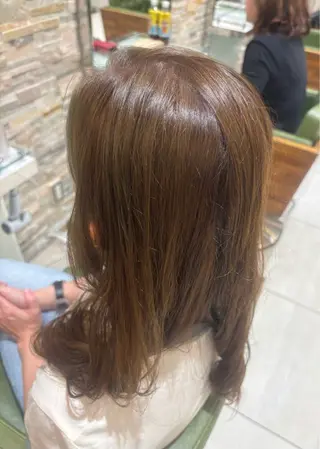 カラー 関根 莉杏のヘアスタイル