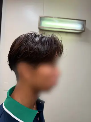 ミディアム パーマ メンズ 町田メンズパーマ 特化 金井蒔士のヘアスタイル