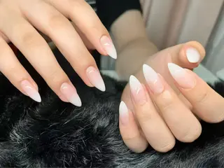 ネイル H1 NAIL エミのネイルデザイン