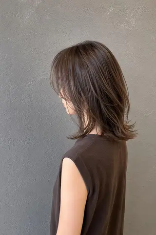 ミディアム 川畑 理花のヘアスタイル