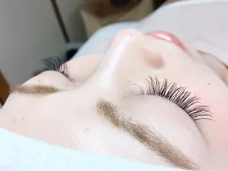 ミディアム カラー パーマ ヘアアレンジ メンズ キッズ ネイル マツエク・マツパ brille ~eyelash~のヘアスタイル