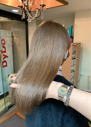 セミロング カラー 矢野 晃平のヘアスタイル