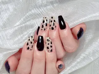 ネイル 🦋 Queenieのネイルデザイン