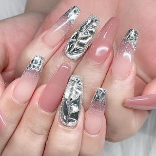 ネイル Queens テイのネイルデザイン