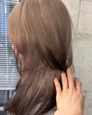 ロング カラー MIES amane(アマネ)のヘアスタイル