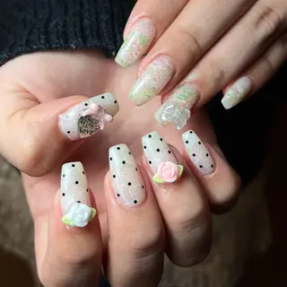 ネイル ルミナ 🪽のネイルデザイン