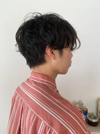ショート パーマ メンズ 毛利 萌生のヘアスタイル