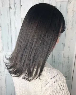 セミロング カラー ヘアアレンジ あさだ しゅうたろうのヘアスタイル