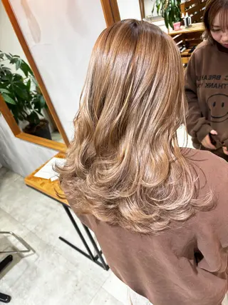 ミディアム カラー Lino by hoNuaのヘアスタイル