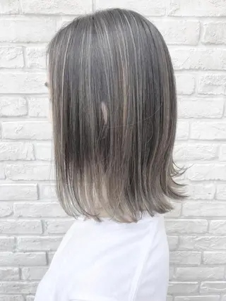 カラー あやか 白髪ぼかしハイライトのヘアスタイル