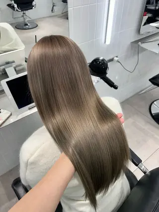 ロング sera 🎀ベージュのヘアスタイル