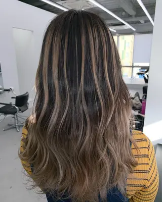 ロング 山田 絵里菜のヘアスタイル