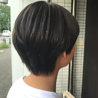 ショート カラー 女性目線でつくる ボブ縮毛矯正のヘアスタイル