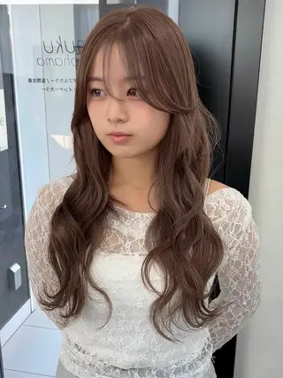 ロング カラー ヘアアレンジ 🫧透明感/ツヤ髪/ ベージュ いちご🍓のヘアスタイル