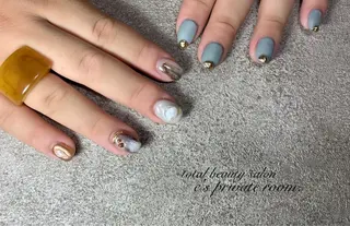 ネイル LAVISH 大和店 🤱子連れ大歓迎のネイルデザイン