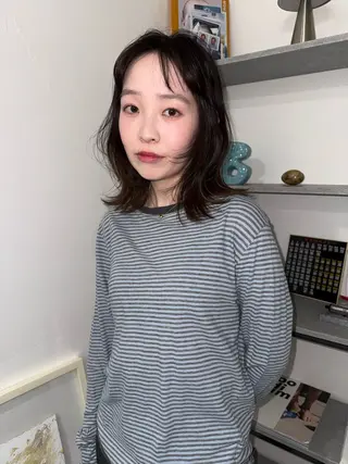 ミディアム イシイ モエカのヘアスタイル