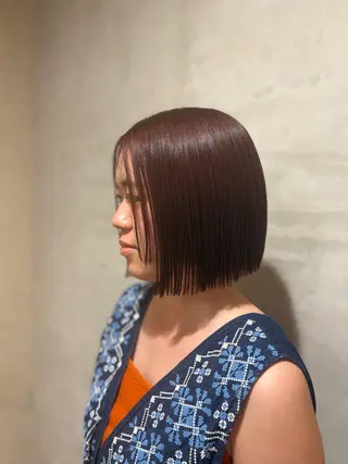 ミディアム カラー momoka オリーブ/ベージュのヘアスタイル