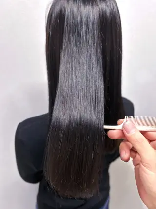 セミロング イノクチ マコト髪質改善カラーのヘアスタイル