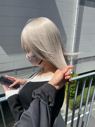 ミディアム ハイトーン特化🎀 LEONのヘアスタイル