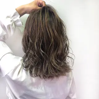 ミディアム カラー 小顔レイヤー/ ベージュ🤍Rieのヘアスタイル