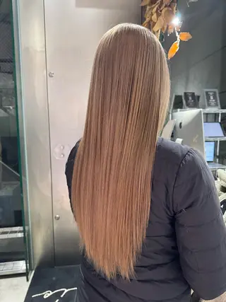 ロング カラー mao/天神ブリーチ ハイトーンカラーのヘアスタイル