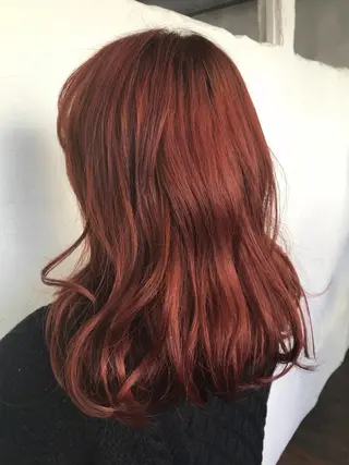 ミディアム カラー 伊藤 優希のヘアスタイル