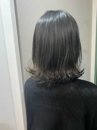 ミディアム カラー moanin モーニンのヘアスタイル