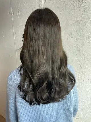 ロング hisano / ハイトーン・透明感のヘアスタイル