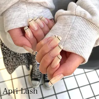 ネイル Apri  Lush 大金のネイルデザイン
