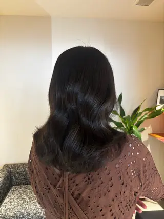 ミディアム KAREN（ému） 伏見/カットモデルのヘアスタイル
