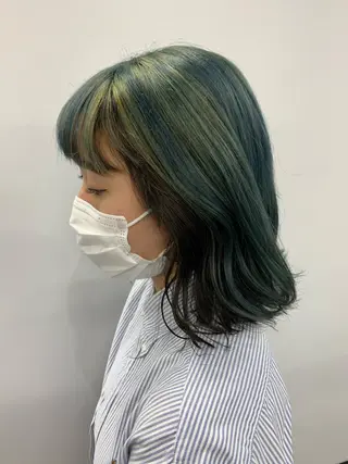 ミディアム カラー 抜け感レイヤー︴ ニュアンスカラーのヘアスタイル