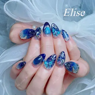 ネイル 🦋 Queenieのネイルデザイン