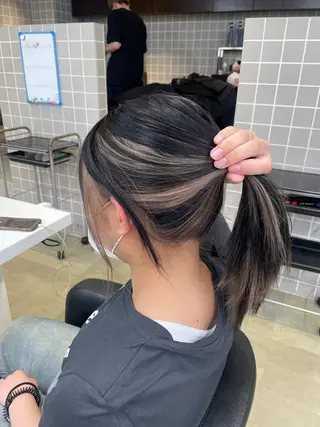 セミロング カラー 抜け感レイヤー︴ ニュアンスカラーのヘアスタイル