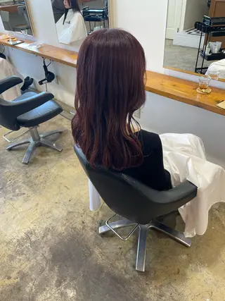 ミディアム カラー MIOベージュカラー 柔らかいカラーのヘアスタイル