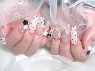 ネイル Roi ロア Megumiのネイルデザイン