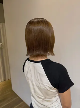 ミディアム カラー 塩澤 榛奈のヘアスタイル
