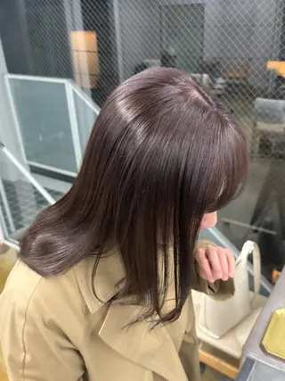 ミディアム 𝐀𝐦𝐞𝐫𝐢 /透明感カラーのヘアスタイル