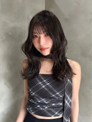 セミロング 浦川 まどかのヘアスタイル