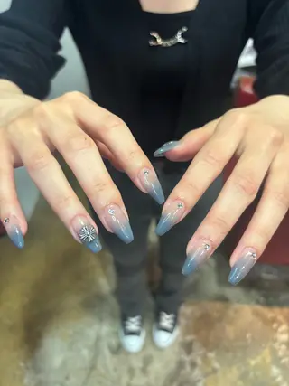 ネイル Nailstudio Hulmのネイルデザイン